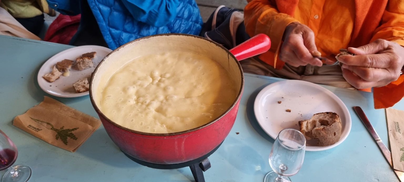 Fondue aux BainsdesPâquis pour les Babayagas